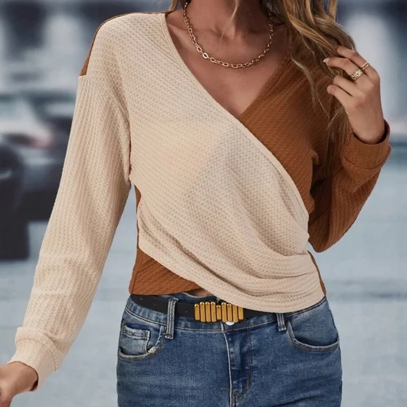 Waffle Knit lightweight Surplice Color Block top - Picture 2 of 3